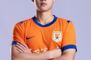 开云官网-U17国足队长李钧鹏代表泰山B队登场，完成个人中乙联赛首秀